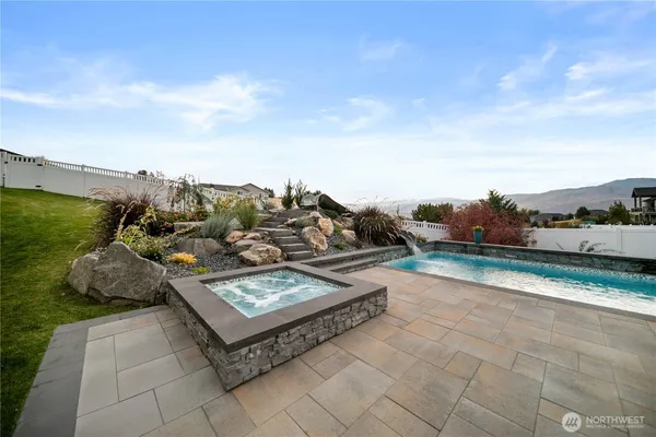$1,620,000 | 12 Elizabeth Court, Wenatchee, WA 98801