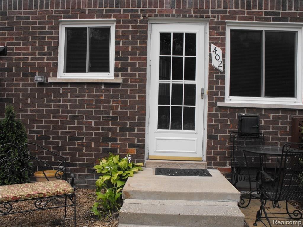 402 Baldwin Avenue Rochester, MI 48307 - Photo 4 of 40