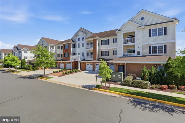 $499,000 | 15100 Heather Mill Lane, Unit 301, Haymarket, VA 20169