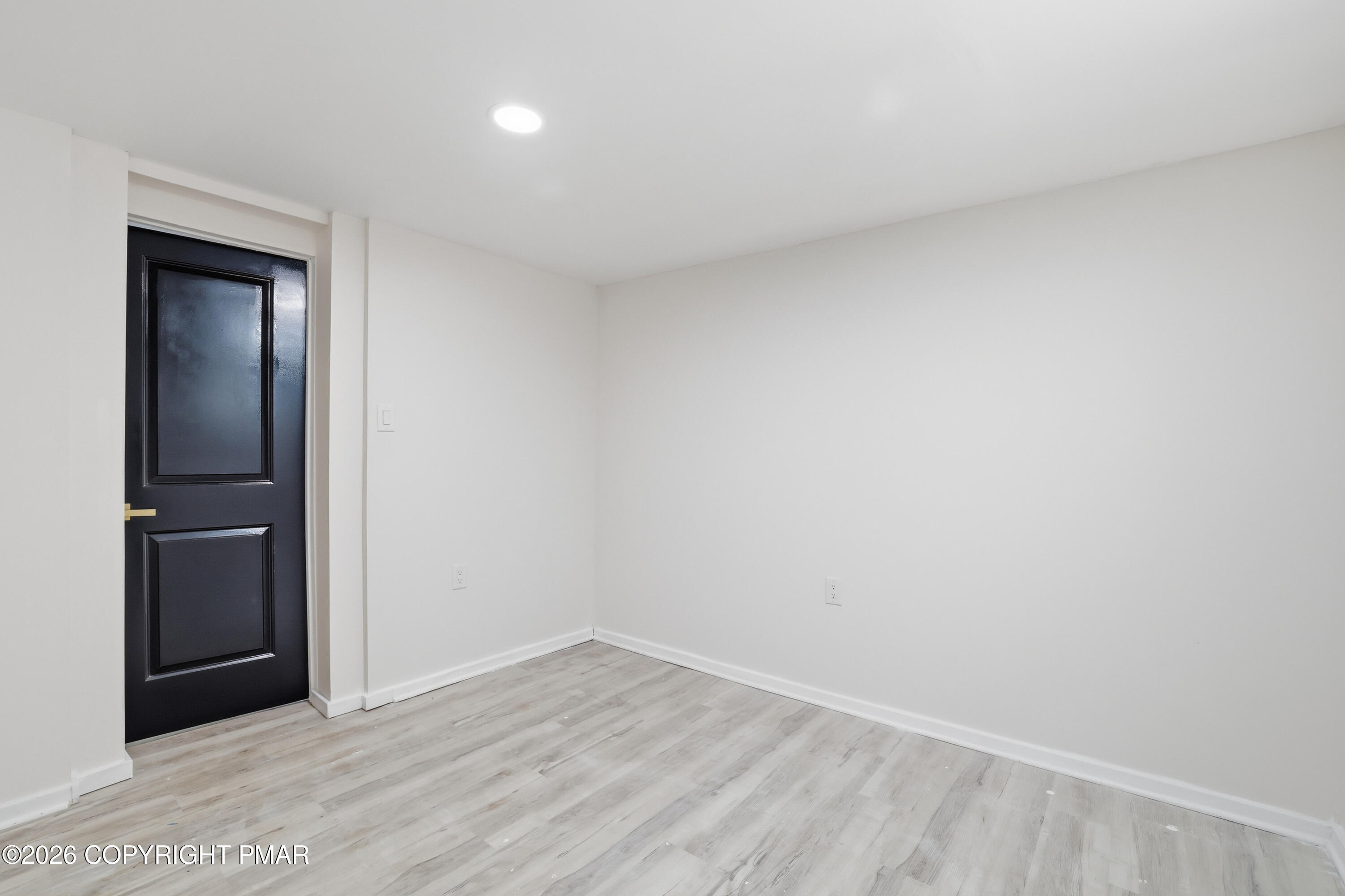 319 Ramble Bush Road Stroudsburg, PA 18360 - Photo 26 of 51 wooden floor in a room