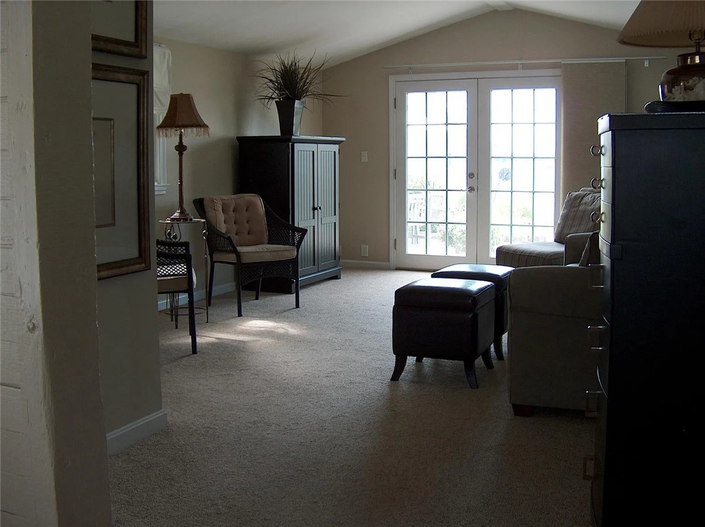 322 Riverside Street Portsmouth, RI 02871 - Photo 4 of 9