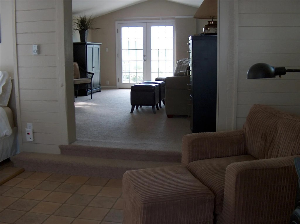 322 Riverside Street Portsmouth, RI 02871 - Photo 5 of 9