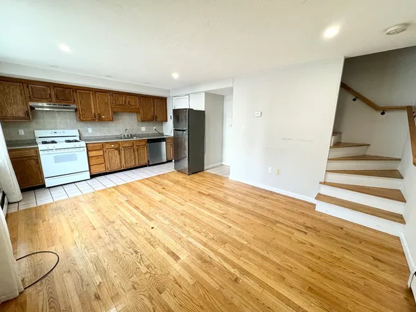 $3,500 | 185 Sydney Street, Unit 2, Boston, MA 02125