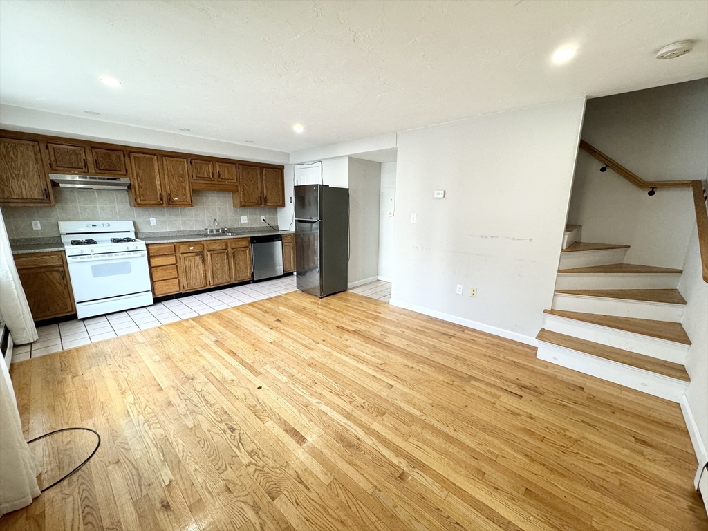 185 Sydney Street, Unit 2 Boston, MA 02125 - Photo 2 of 9