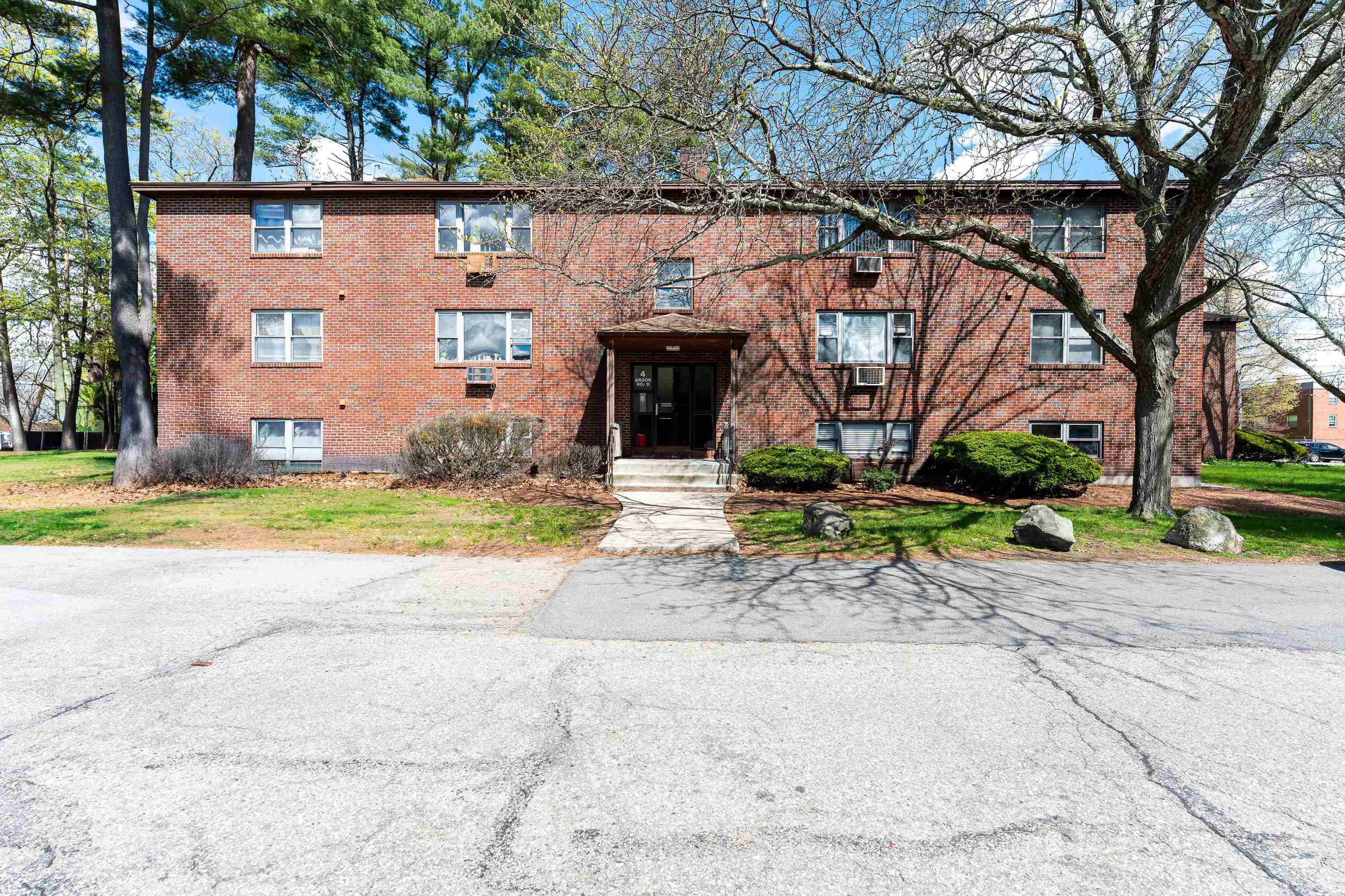 4 Brook Road, Unit 8 Salem, NH 03079 - Photo 26 of 29