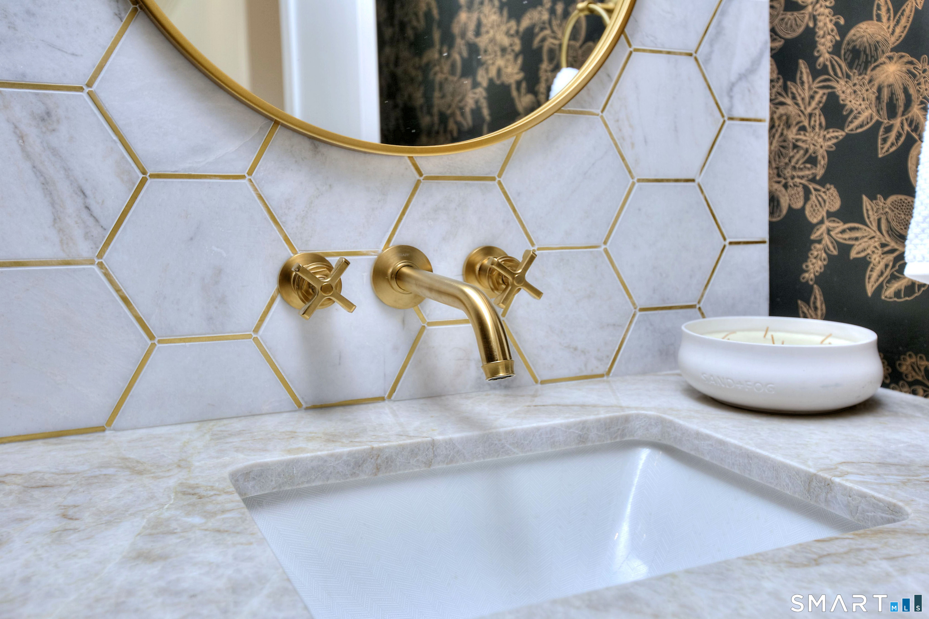 48 Kettle Creek Road Weston, CT 06883 - Photo 17 of 40 a bathroom with a sink and mirror