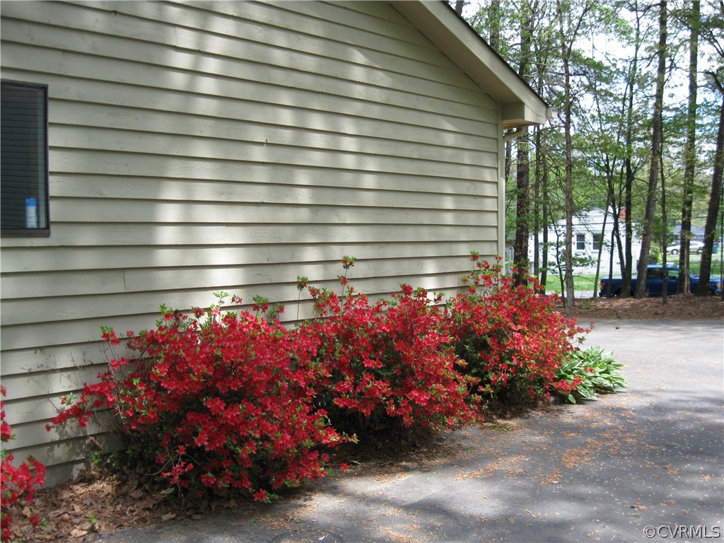 9597 Three Chopt Road Henrico, VA 23229 - Photo 4 of 40 Gallery Image 4