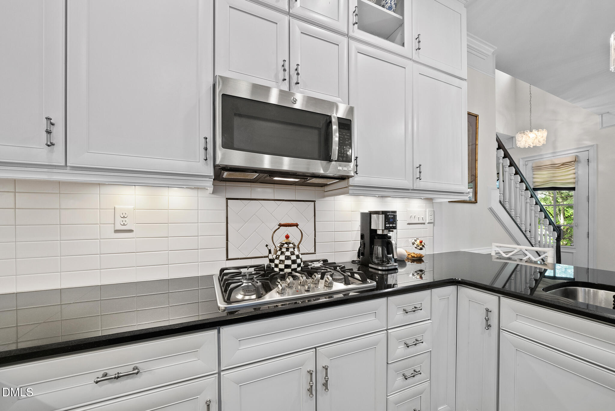 2440 Noble Road Raleigh, NC 27608 - Photo 9 of 41 DSC09318