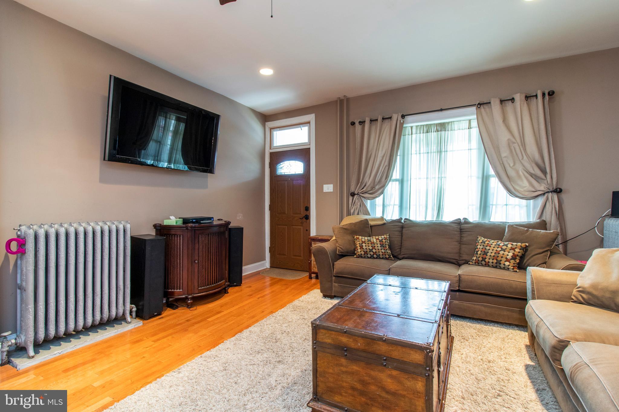 317-19 Rector Street Philadelphia, PA 19128 - Photo 7 of 38 Living Room