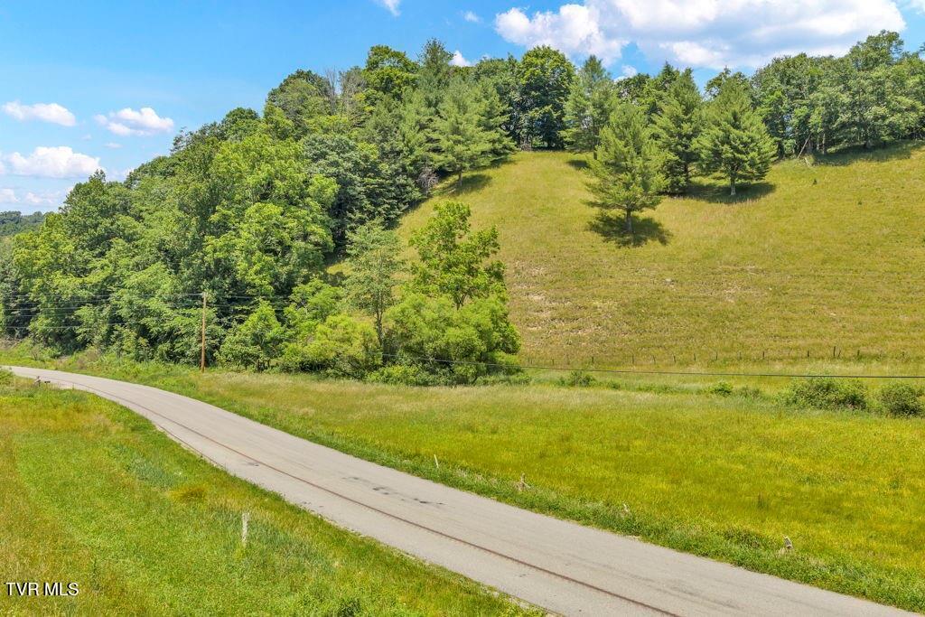 150 Fred Price Road Mountain City, TN 37683 - Photo 4 of 35 5