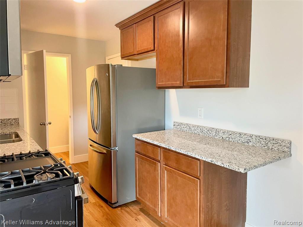 23594 North Rockledge Novi, MI 48375 - Photo 4 of 22