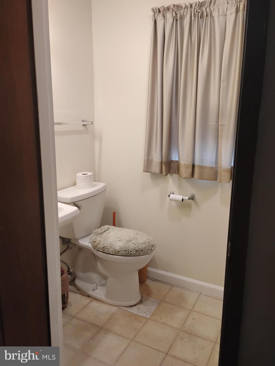3733 Coronado Road Baltimore, MD 21244 - Photo 60 of 76 1st Lower Level...half bath