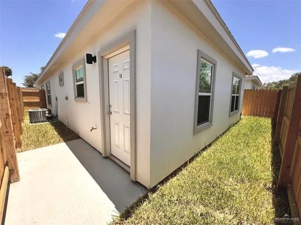 $1,075 | 740 North Alamo Road, Unit 18, Alamo, TX 78516