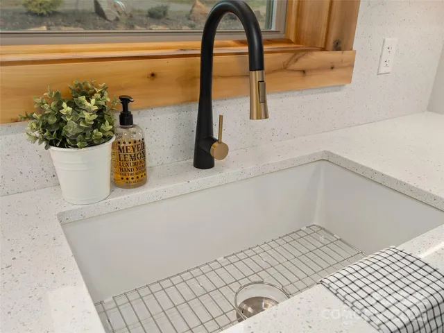 a close view of sink