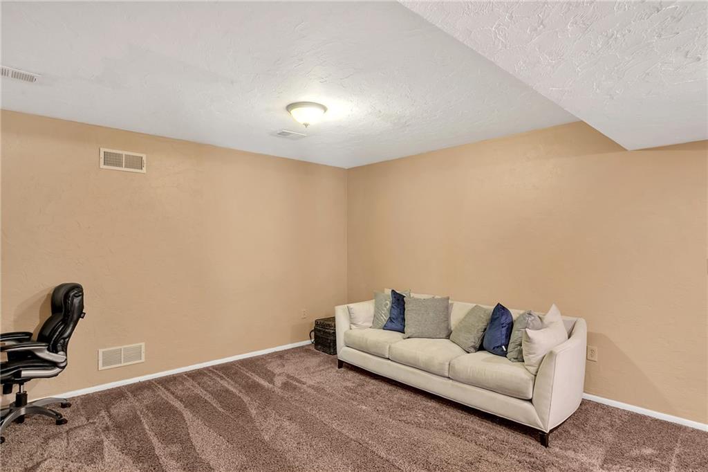 1307 Arona Road Irwin, PA 15642 - Photo 16 of 25