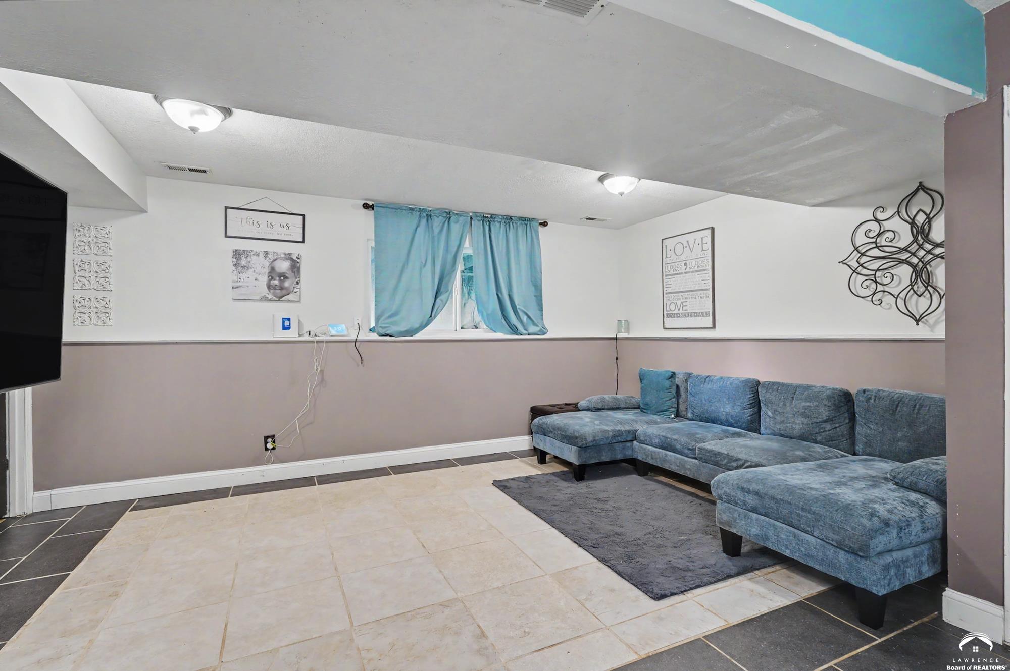 2545 Ousdahl Road Lawrence, KS 66046 - Photo 8 of 42