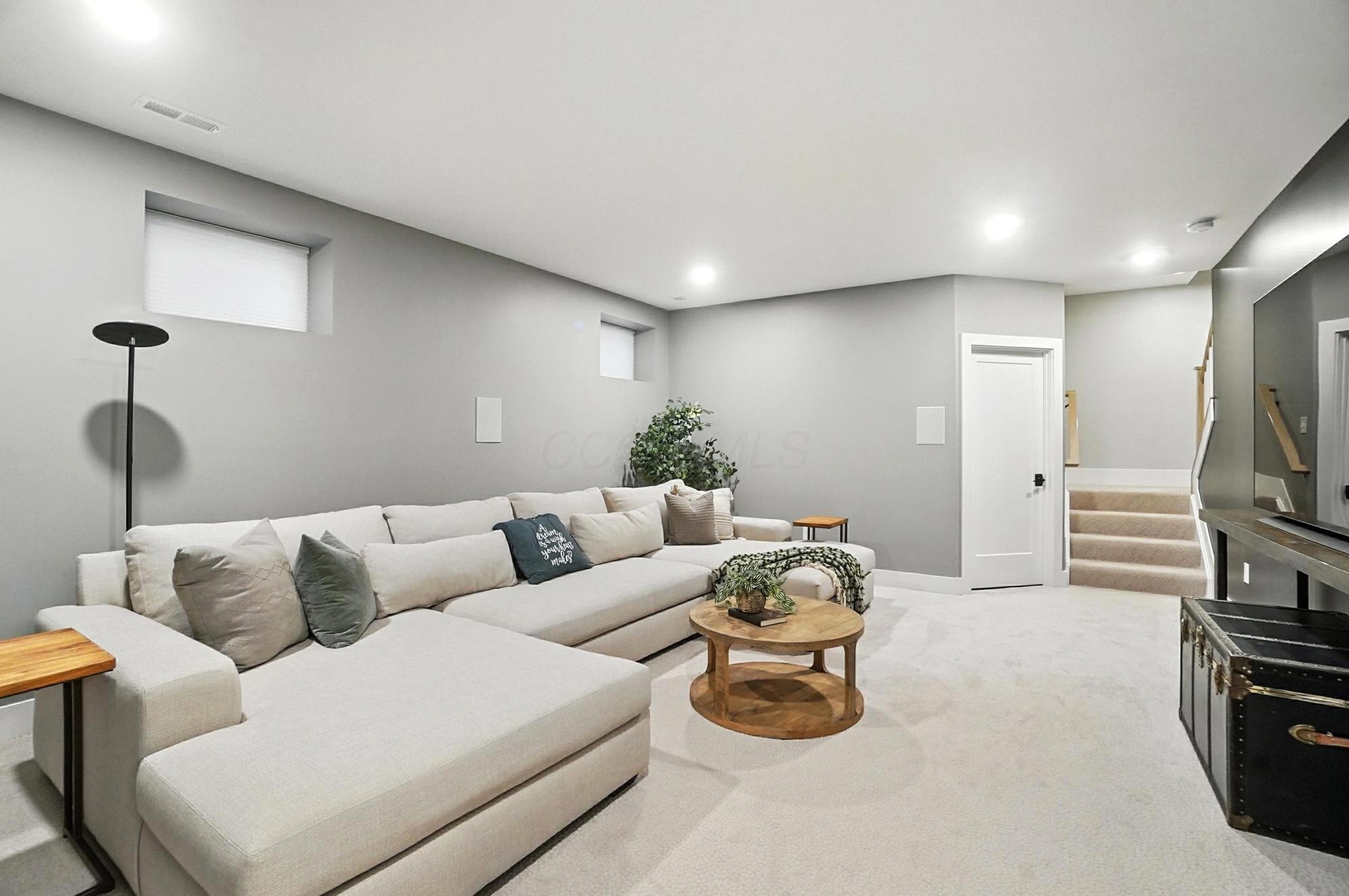 1068 Edgehill Road Columbus, OH 43212 - Photo 54 of 86 060