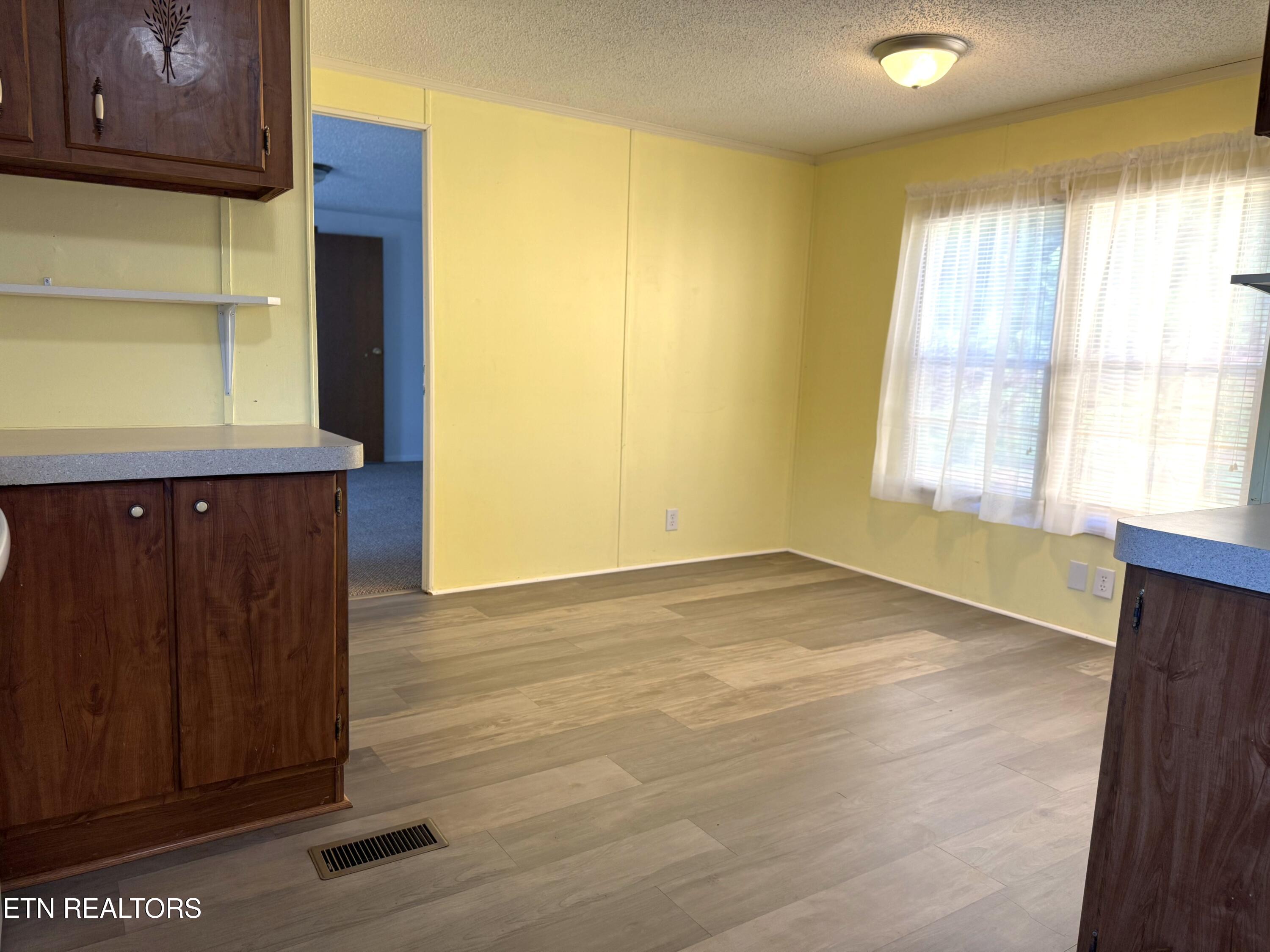 2018 Wayland Road Knoxville, TN 37914 - Photo 4 of 21 IMG_1008