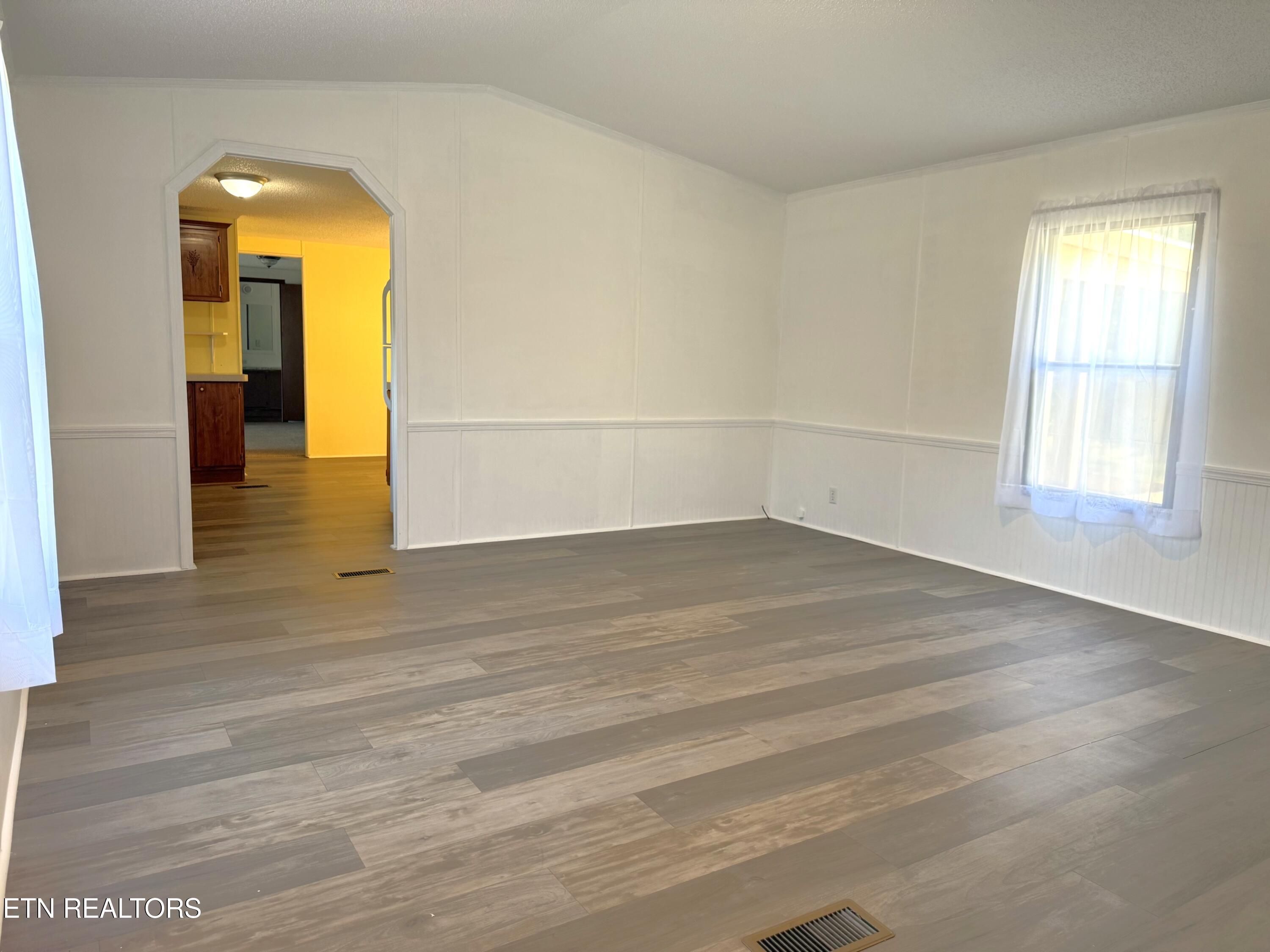 2018 Wayland Road Knoxville, TN 37914 - Photo 6 of 21 IMG_1010