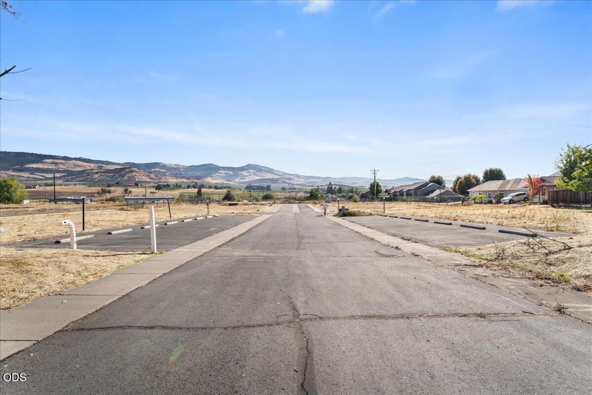 220 Suncrest Road Talent, OR 97540 - Photo 14 of 17 Gallery Image 14
