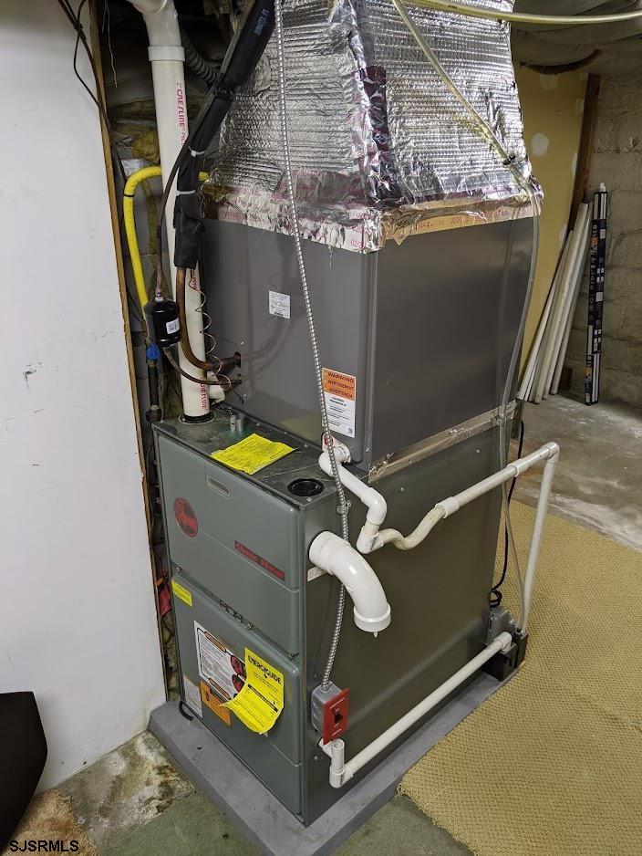 6 Stone Circle Absecon, NJ 08201 - Photo 22 of 39 a room with gym equipment