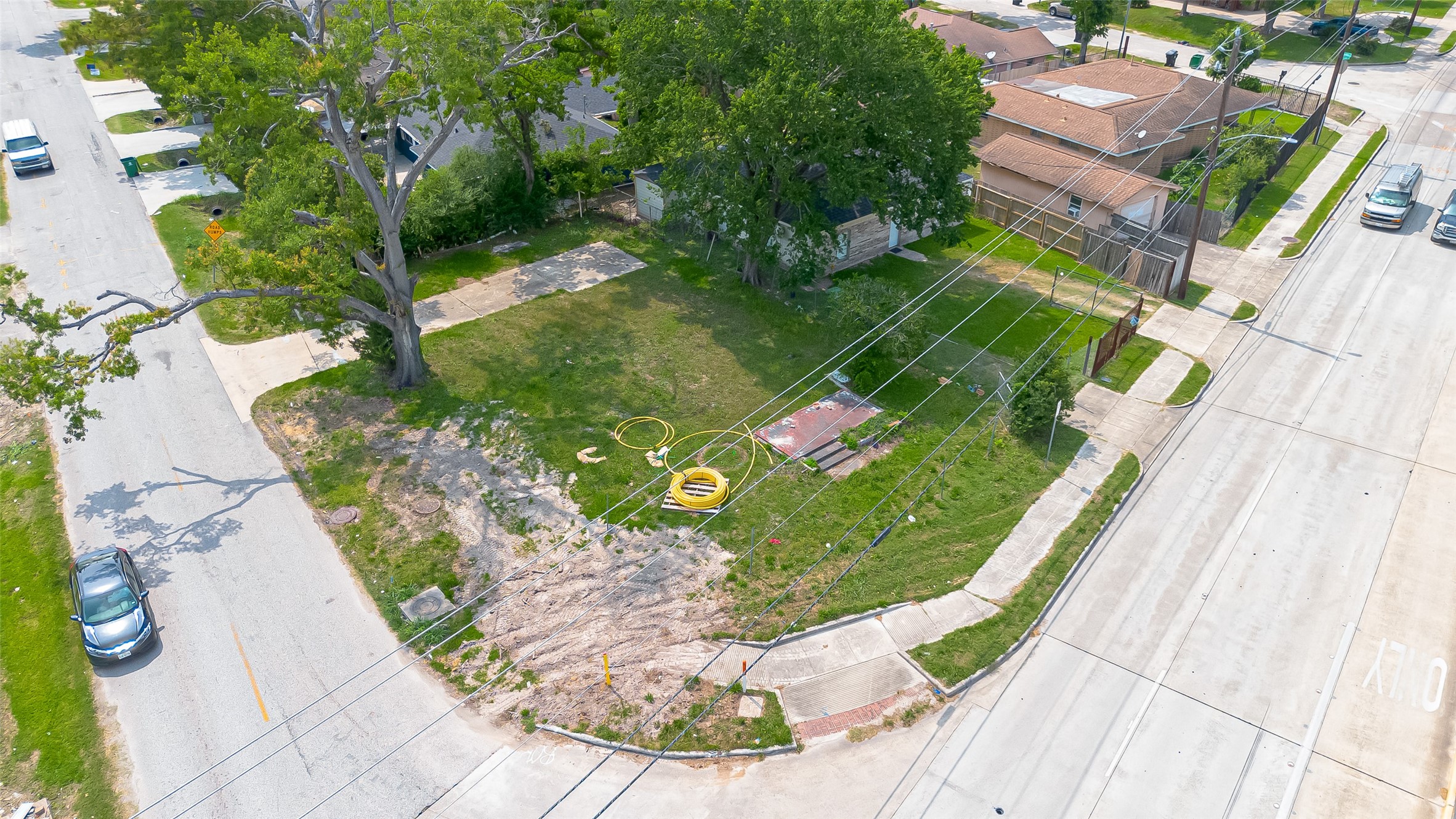 9905 Fulton Street Houston, TX 77076 - Photo 4 of 10 Overlooking