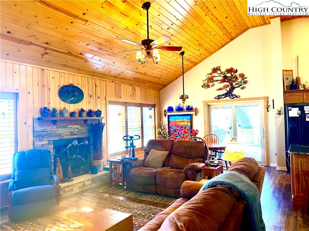 11 Ridge Road Newland, NC 28657 - Photo 8 of 41