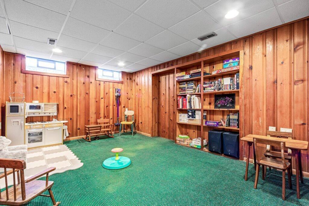 2654 Ruhl Avenue Columbus, OH 43209 - Photo 24 of 30 LL Rec/Play/Family room 1