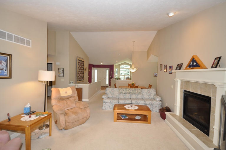 267 Round Hill Road, Unit 89 Kalamazoo, MI 49009 - Photo 4 of 23 267Roundhill_L_04