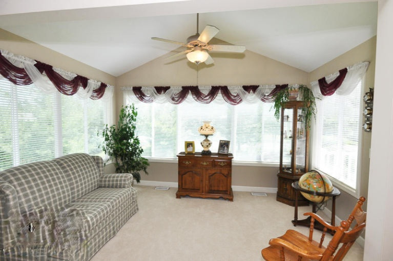 267 Round Hill Road, Unit 89 Kalamazoo, MI 49009 - Photo 6 of 23 267Roundhill_L_06