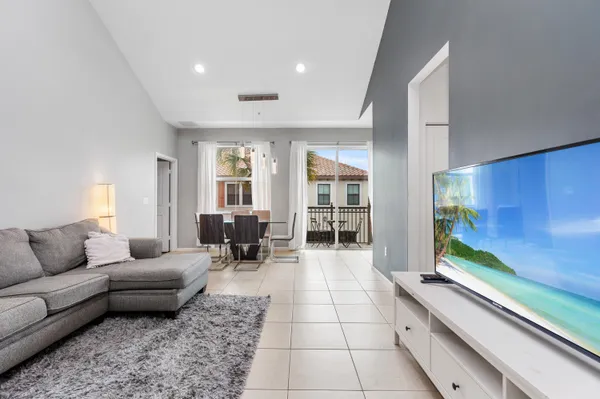 $450,000 | 12651 Northwest 32nd Place, Sunrise, FL 33323