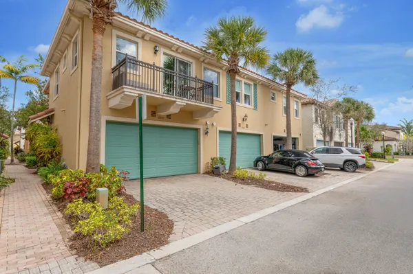 $450,000 | 12651 Northwest 32nd Place, Sunrise, FL 33323