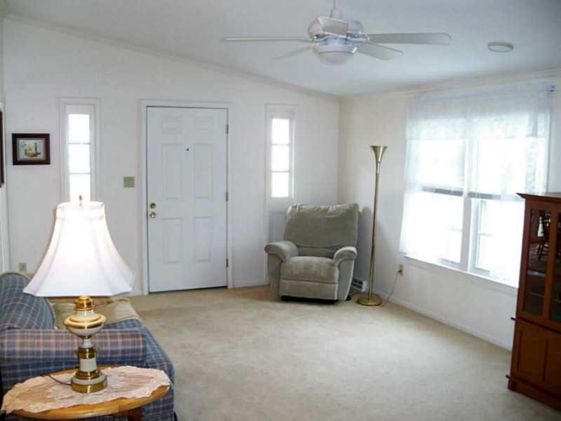8 Queens Road Attleboro, MA 02703 - Photo 5 of 25 Living Room.