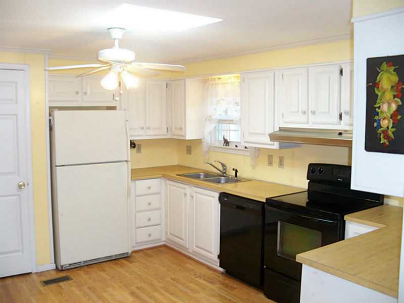 8 Queens Road Attleboro, MA 02703 - Photo 10 of 25 Kitchen.