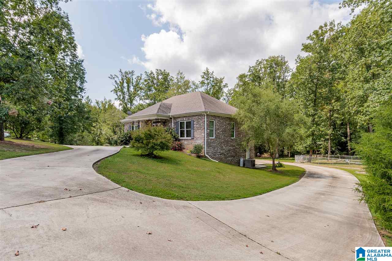 1381 Sardis Road Gardendale, AL 35071 - Photo 3 of 38