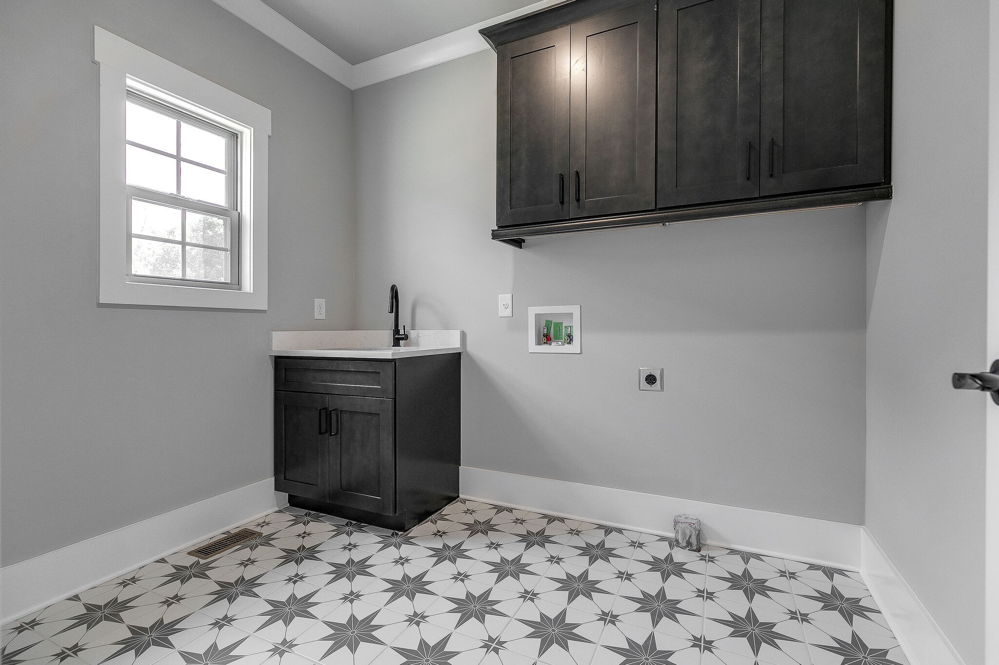 108 Arkstone Ln Spring Hill Spring Hill, TN 37174 - Photo 17 of 37 a room with a sink