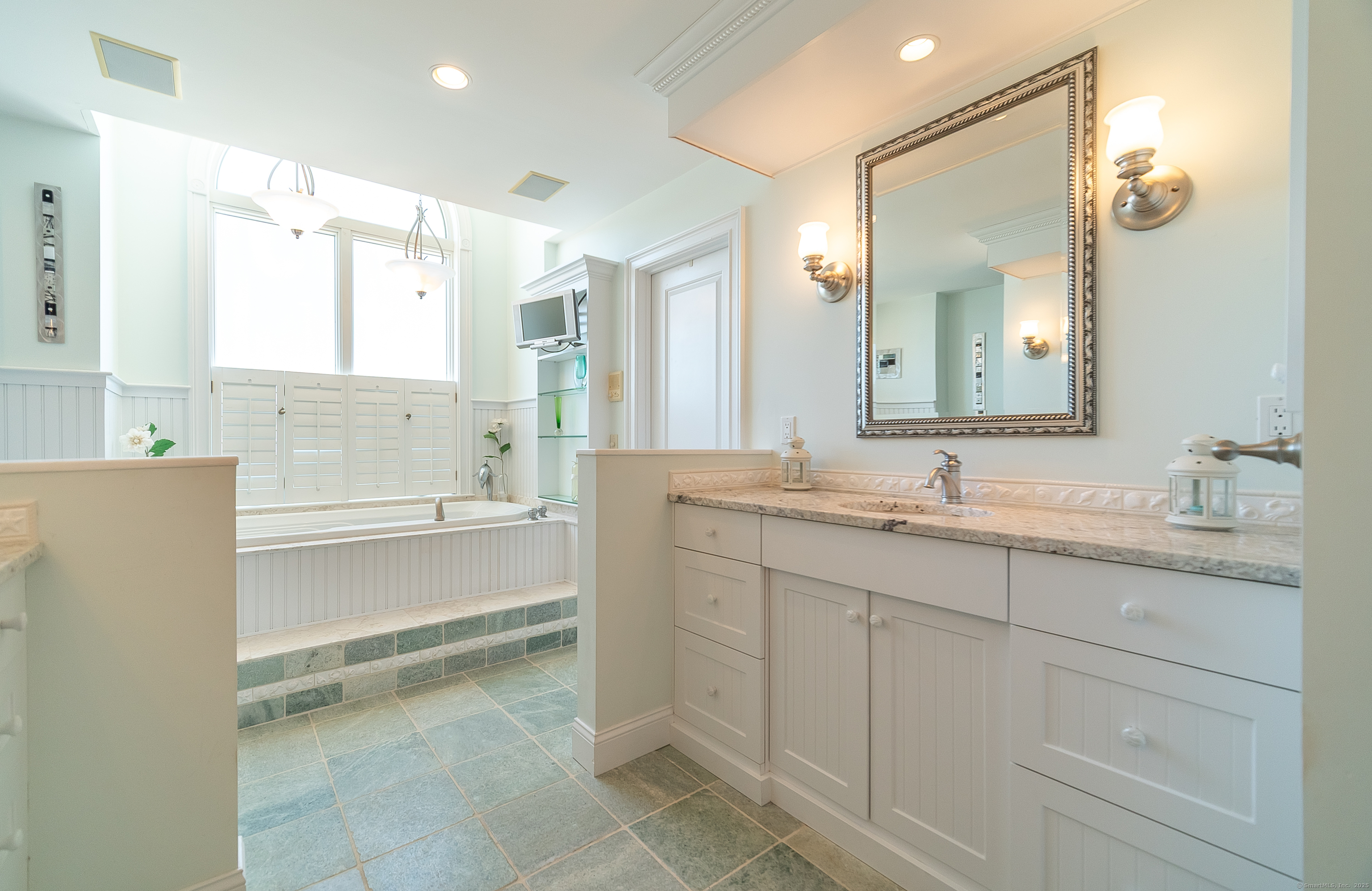 167 Shore Road Clinton, CT 06413 - Photo 24 of 40