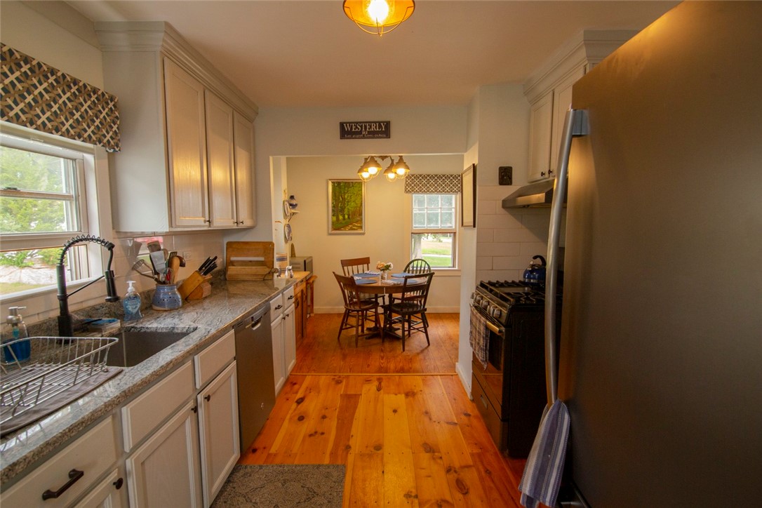 11 Azalea Drive Westerly, RI 02891 - Photo 12 of 32