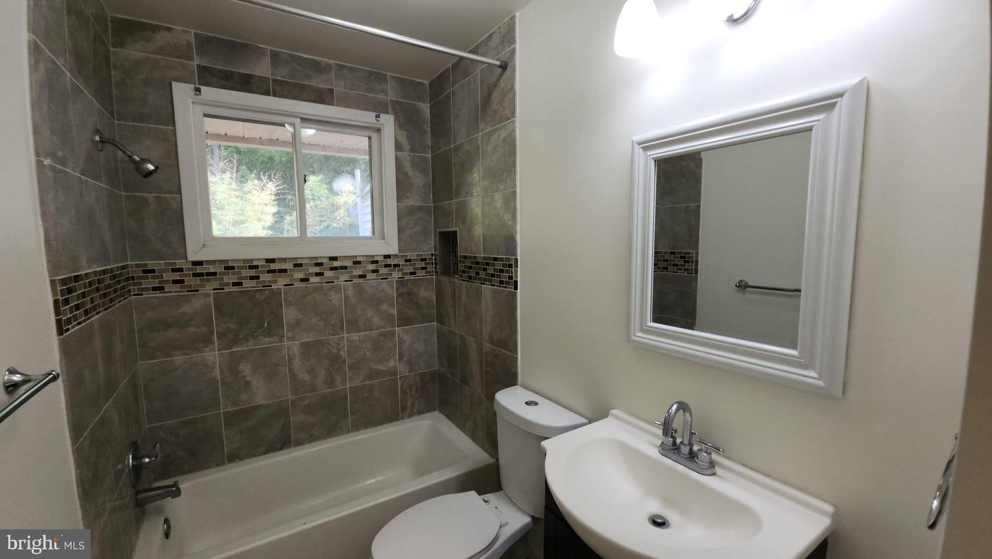 12411 Thompson Road Bowie, MD 20720 - Photo 23 of 35