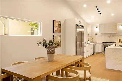 $1,739,500 | 5944 Lasaine Avenue, Encino, CA 91316