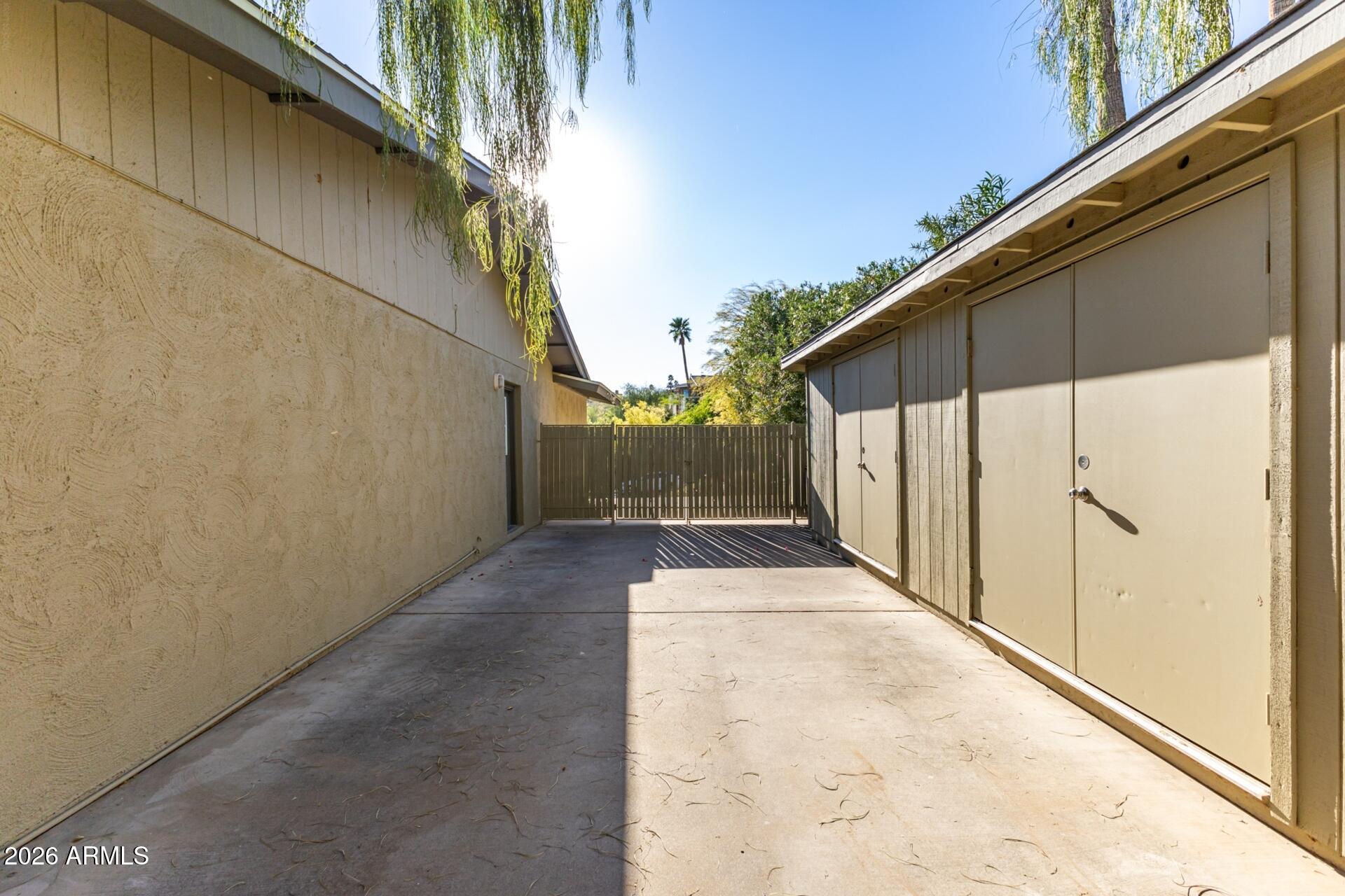 7657 North 22nd Street Phoenix, AZ 85020 - Photo 51 of 76 a view of a back yard of the house