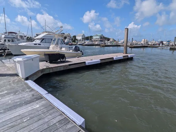 $600 | 67 West 10th Street, Unit E3, Folly Beach, SC 29439