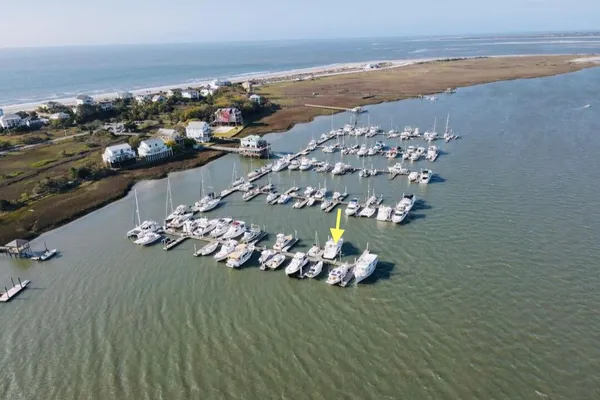 $600 | 67 West 10th Street, Unit E3, Folly Beach, SC 29439