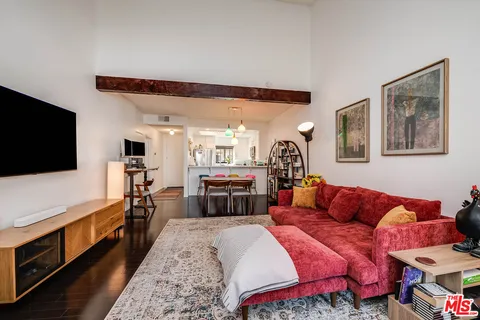 $524,000 | 3480 Barham Boulevard, Unit 326, Los Angeles, CA 90068