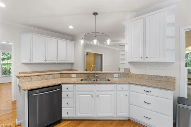 $575,000 | 222 Bear Run Lane, Kernersville, NC 27284