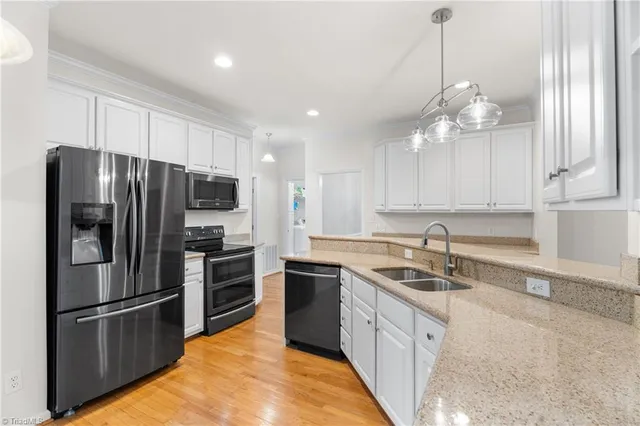 $575,000 | 222 Bear Run Lane, Kernersville, NC 27284