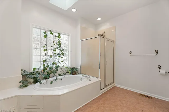 $575,000 | 222 Bear Run Lane, Kernersville, NC 27284