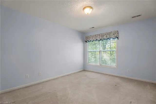 $575,000 | 222 Bear Run Lane, Kernersville, NC 27284