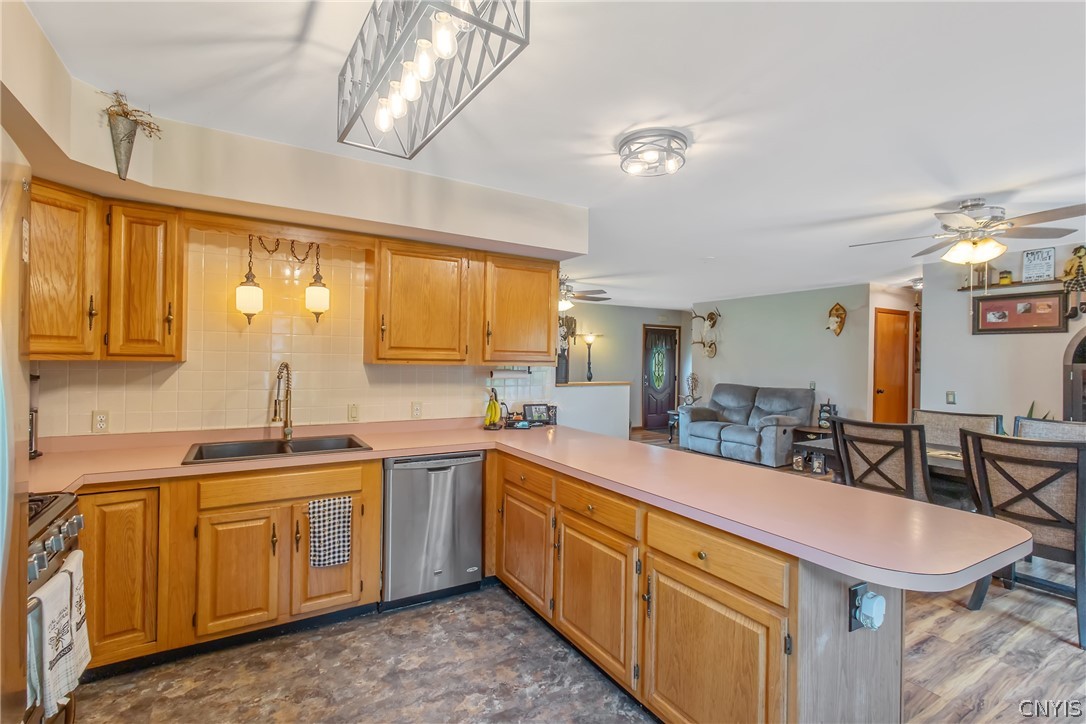 955 Middle Road Scriba, NY 13126 - Photo 10 of 47