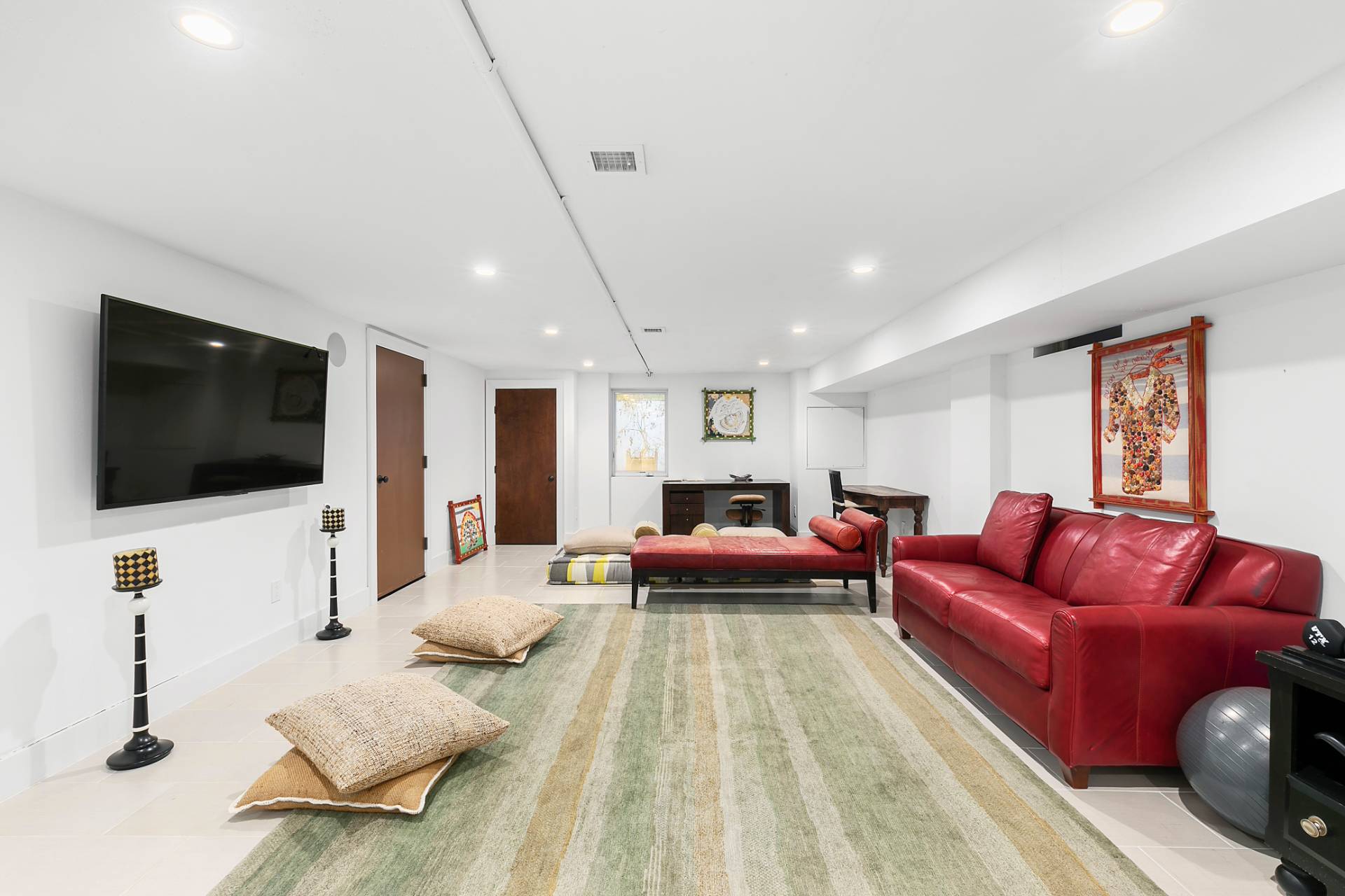 1011 Scuttle Hole Road Bridgehampton, NY 11976 - Photo 27 of 31